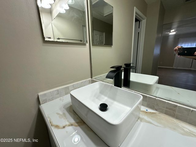 3801 CROWN POINT Road 3082, Jacksonville, FL 32257