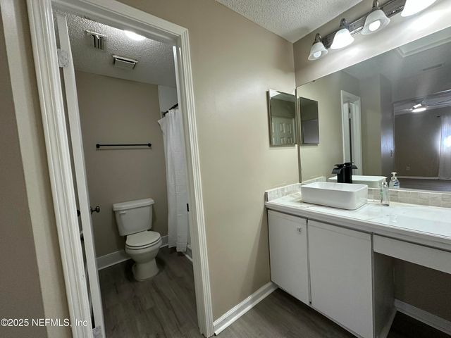 3801 CROWN POINT Road 3082, Jacksonville, FL 32257