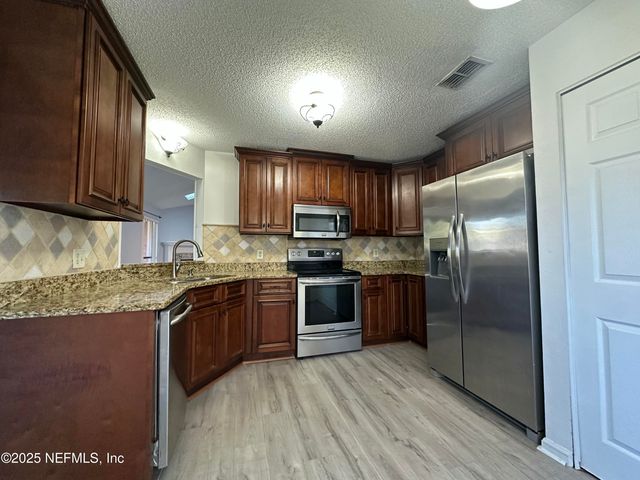 3801 CROWN POINT Road 3082, Jacksonville, FL 32257