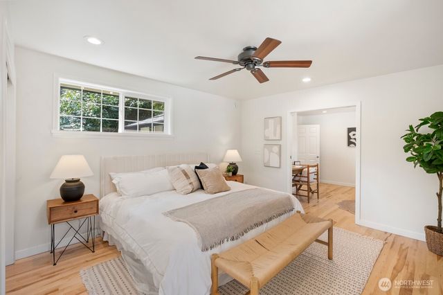 2916 Walnut Avenue SW, Seattle, WA 98116