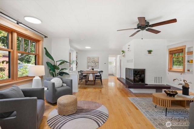 2916 Walnut Avenue SW, Seattle, WA 98116