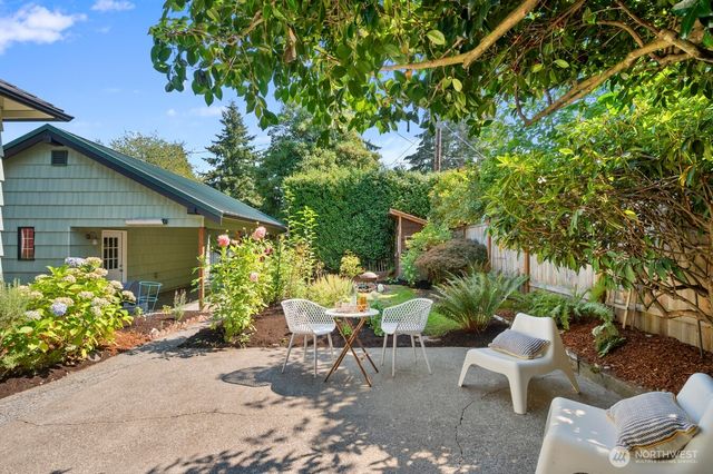 2916 Walnut Avenue SW, Seattle, WA 98116