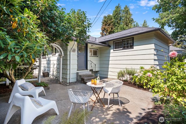 2916 Walnut Avenue SW, Seattle, WA 98116