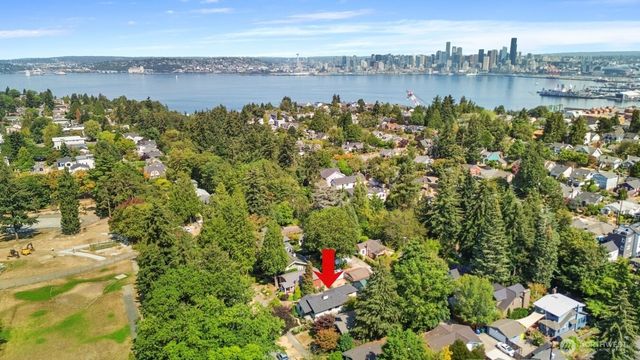 2916 Walnut Avenue SW, Seattle, WA 98116