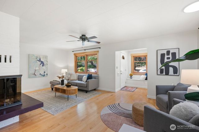 2916 Walnut Avenue SW, Seattle, WA 98116