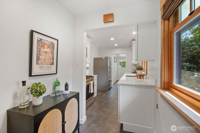 2916 Walnut Avenue SW, Seattle, WA 98116