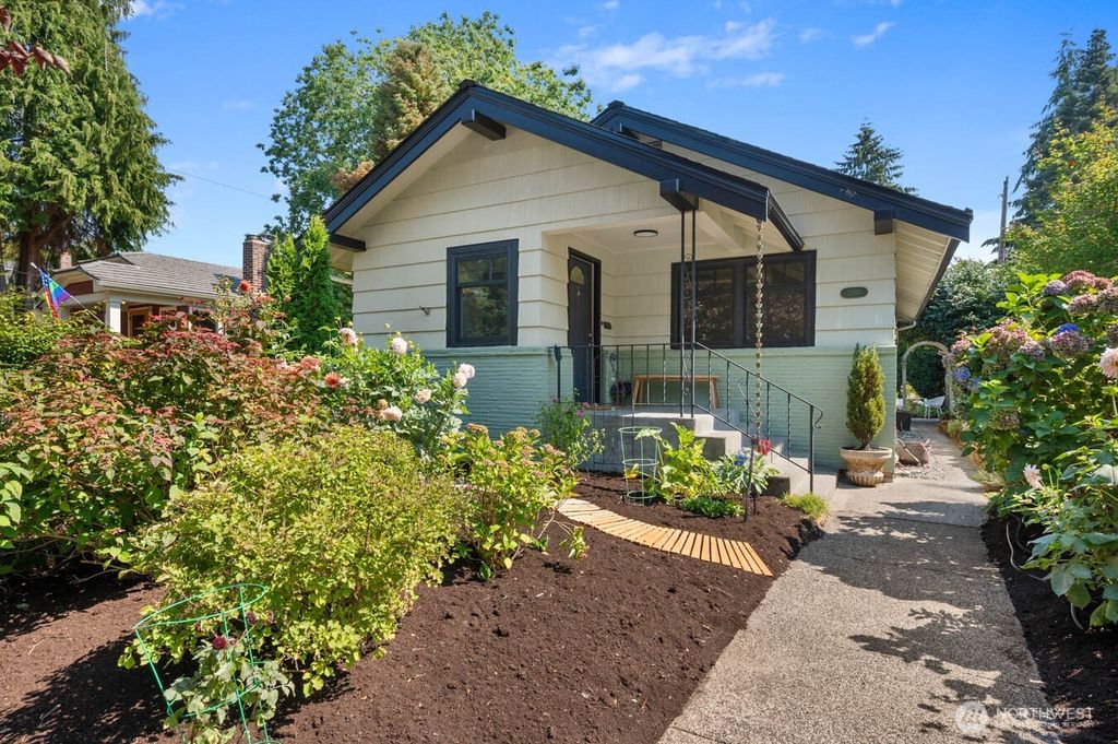 2916 Walnut Avenue SW, Seattle, WA 98116