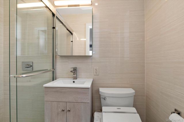 67-12 Yellowstone Blvd F18, Forest Hills, NY 11375