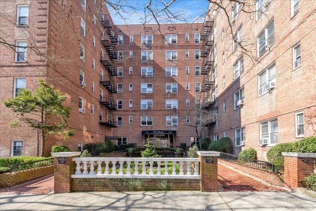 67-12 Yellowstone Blvd F18, Forest Hills, NY 11375