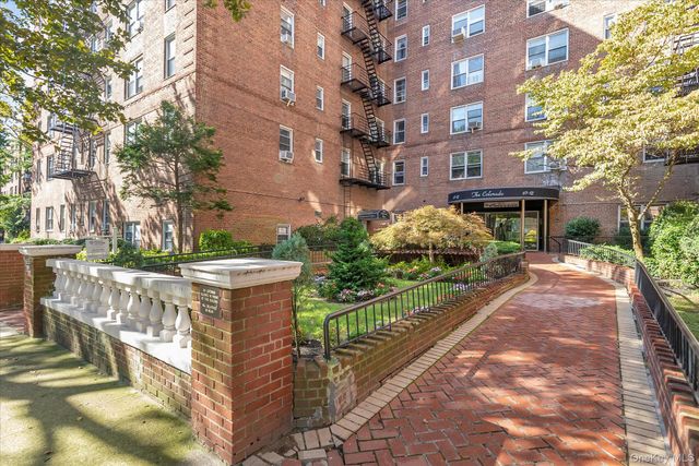 67-12 Yellowstone Blvd F18, Forest Hills, NY 11375