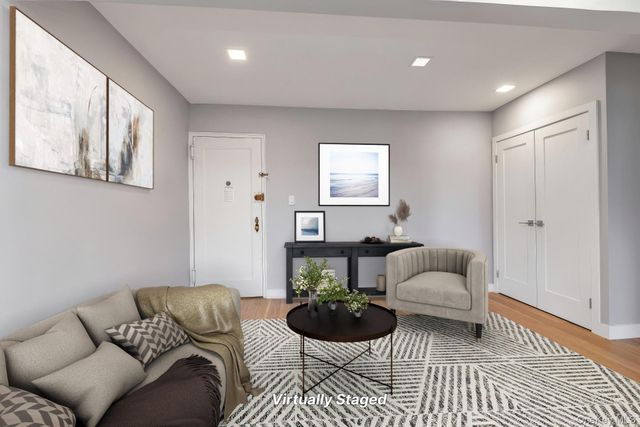 67-12 Yellowstone Blvd F18, Forest Hills, NY 11375