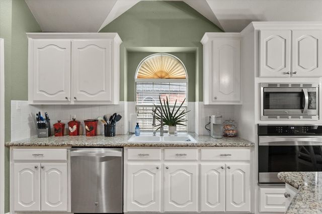 1405 Brighton Drive, Mansfield, TX 76063