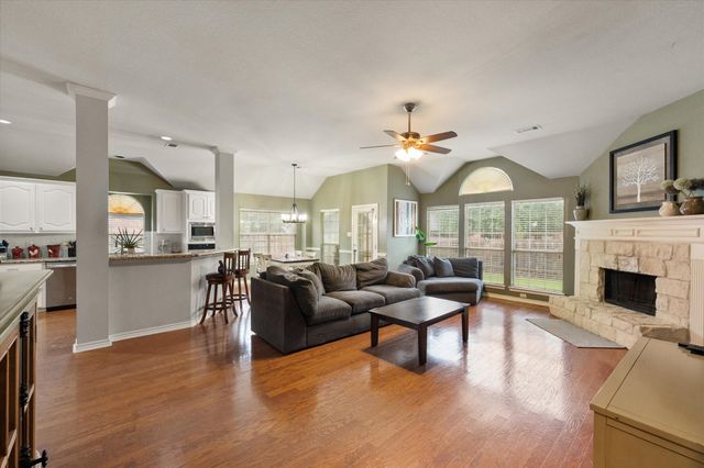 1405 Brighton Drive, Mansfield, TX 76063