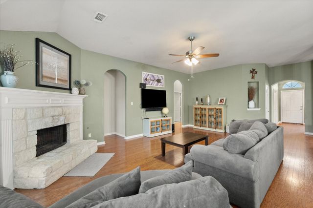 1405 Brighton Drive, Mansfield, TX 76063