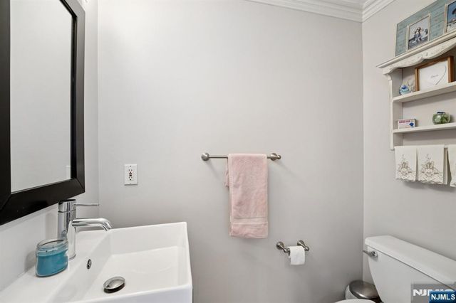 428 Newburgh Court, West New York, NJ 07093