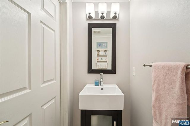 428 Newburgh Court, West New York, NJ 07093