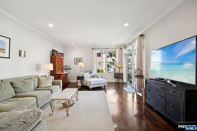 428 Newburgh Court, West New York, NJ 07093