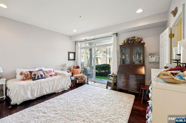 428 Newburgh Court, West New York, NJ 07093