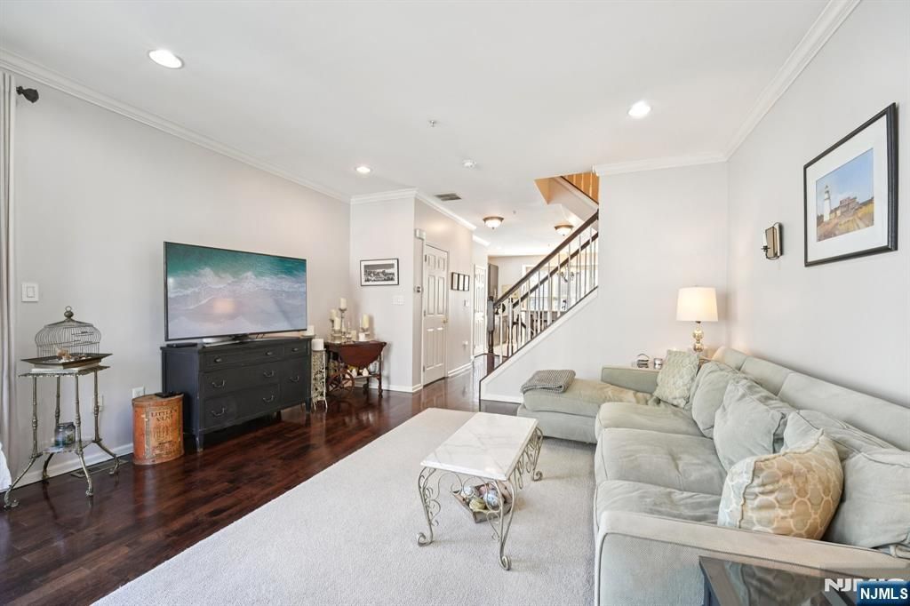 428 Newburgh Court, West New York, NJ 07093