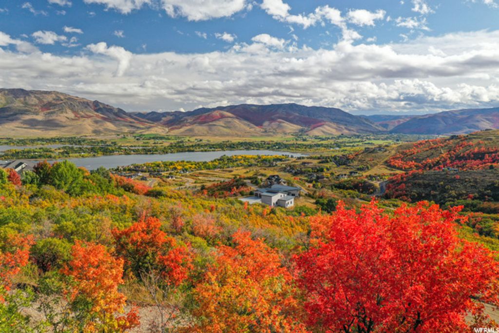 Image 1 of property listing at 5941 E SNOWBASIN RD # 1N, Huntsville, UT 84317