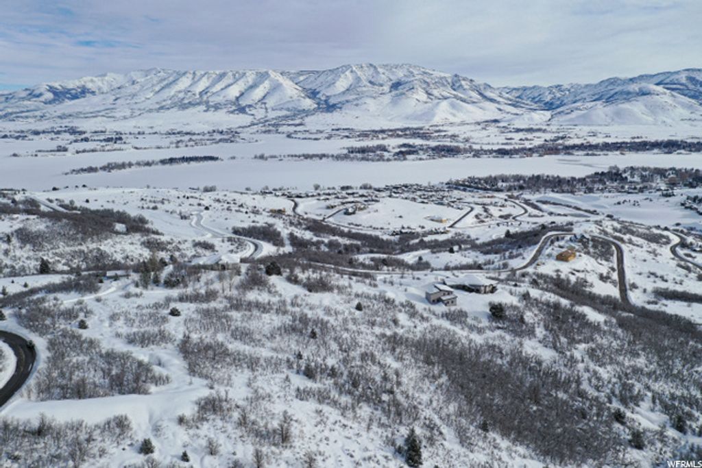 Image 19 of property listing at 5941 E SNOWBASIN RD # 1N, Huntsville, UT 84317