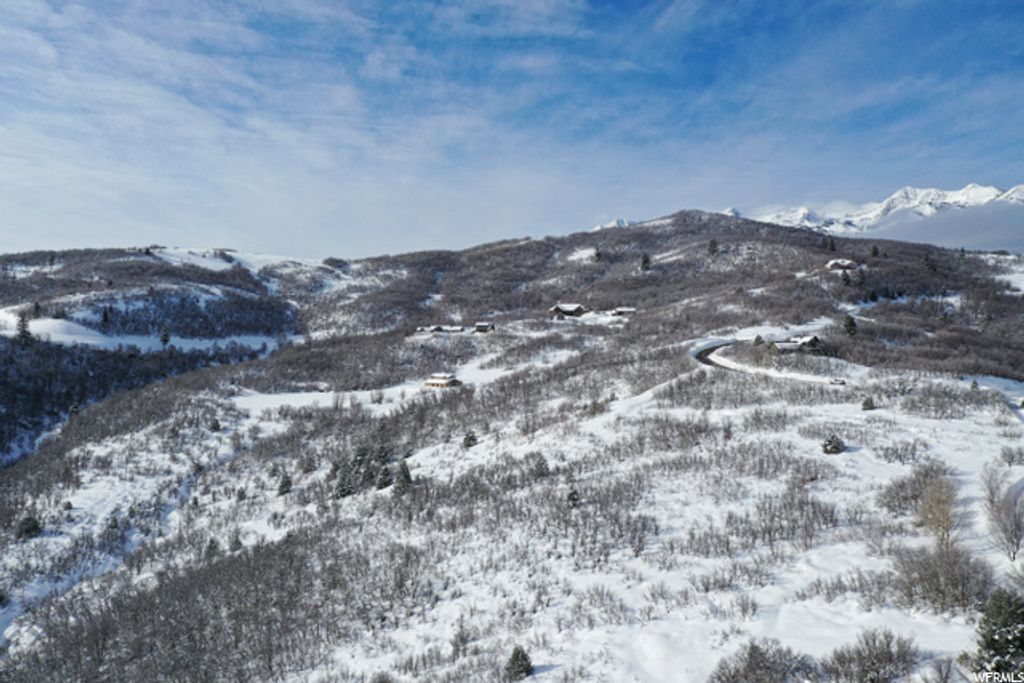 Image 21 of property listing at 5941 E SNOWBASIN RD # 1N, Huntsville, UT 84317