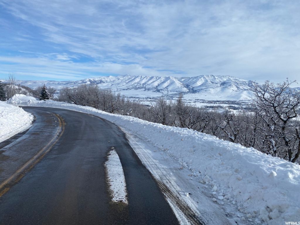Image 23 of property listing at 5941 E SNOWBASIN RD # 1N, Huntsville, UT 84317