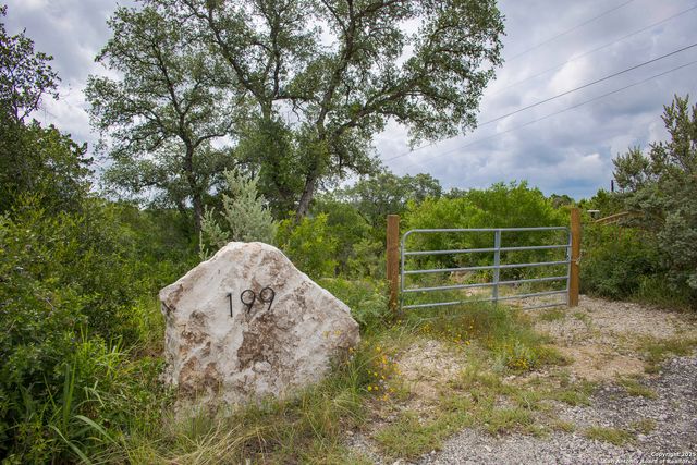 199 County Road 2733, Mico, TX 78056