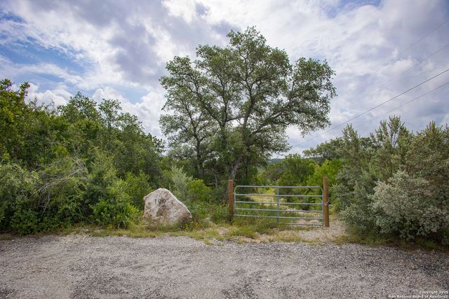 199 County Road 2733, Mico, TX 78056