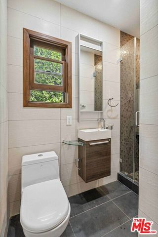 10037 Reevesbury Drive, Beverly Hills, CA 90210