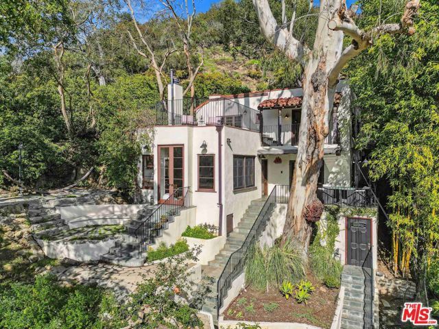 10037 Reevesbury Drive, Beverly Hills, CA 90210