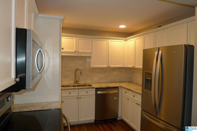 3350 Altamont Rd Apt B15, Birmingham, AL 35205