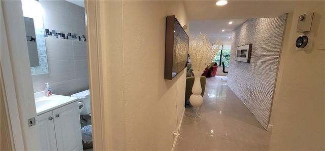 6010 S Falls Cir Drive 423, Lauderhill, FL 33319