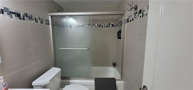6010 S Falls Cir Drive 423, Lauderhill, FL 33319