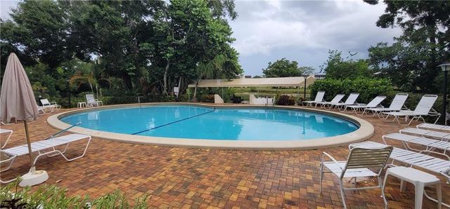 6010 S Falls Cir Drive 423, Lauderhill, FL 33319