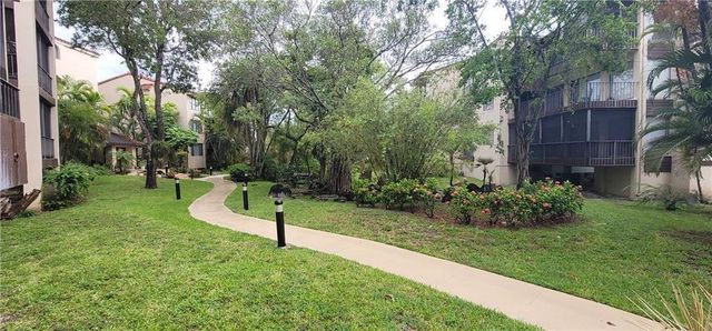 6010 S Falls Cir Drive 423, Lauderhill, FL 33319