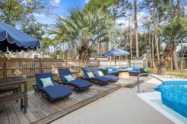 851 Ramblewood Circle, Mount Pleasant, SC 29464