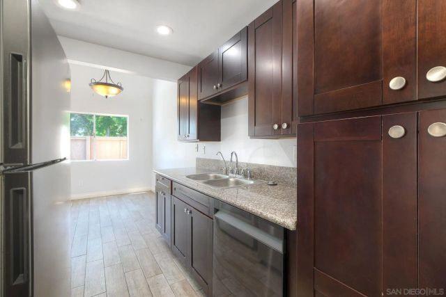 440 Parkside Dr, Oceanside, CA 92058