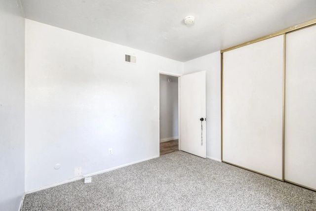 440 Parkside Dr, Oceanside, CA 92058