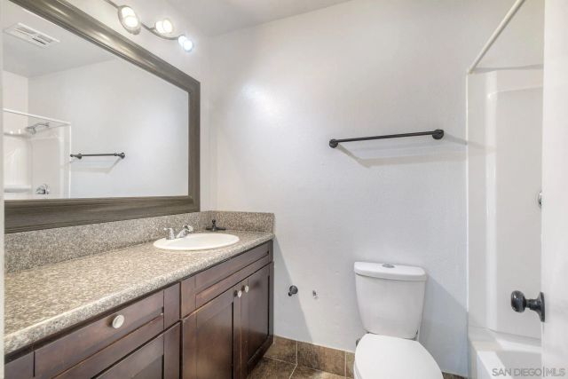 440 Parkside Dr, Oceanside, CA 92058