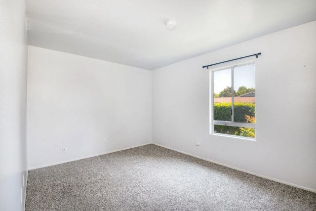 440 Parkside Dr, Oceanside, CA 92058