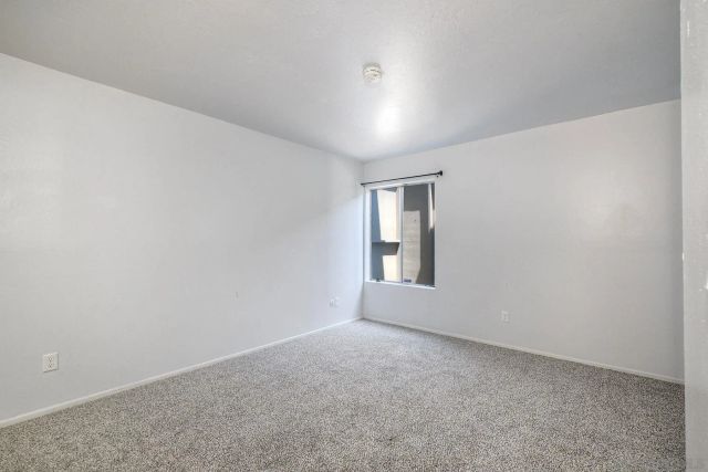 440 Parkside Dr, Oceanside, CA 92058