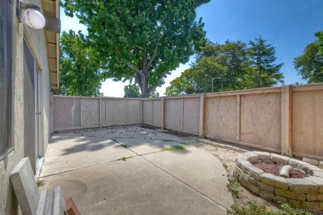 440 Parkside Dr, Oceanside, CA 92058