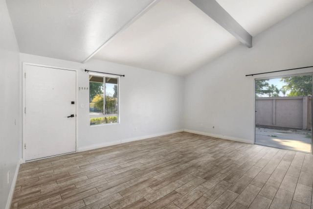 440 Parkside Dr, Oceanside, CA 92058