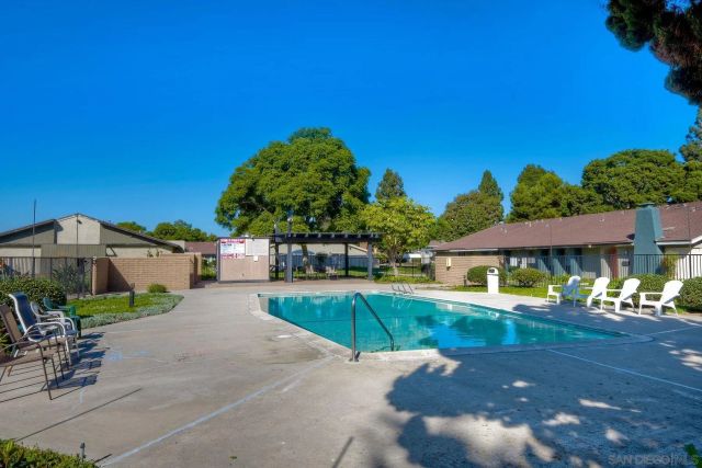 440 Parkside Dr, Oceanside, CA 92058