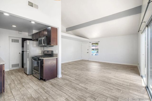 440 Parkside Dr, Oceanside, CA 92058