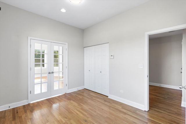 512 E Oakwood Boulevard 2, Chicago, IL 60653