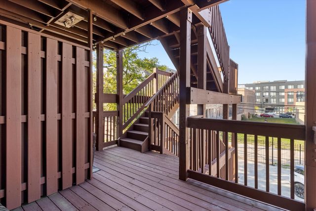 512 E Oakwood Boulevard 2, Chicago, IL 60653