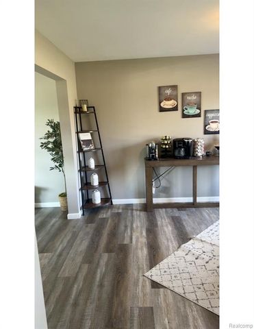 1347 Bush Creek Drive, Grand Blanc, MI 48439