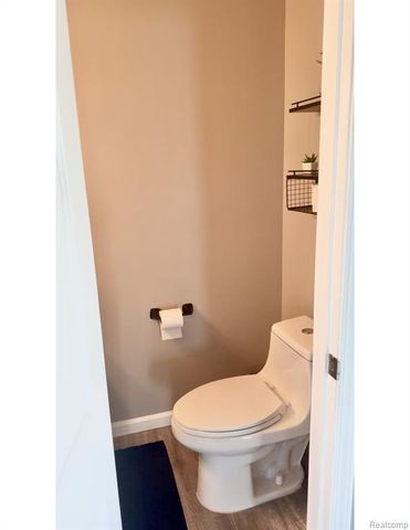 1347 Bush Creek Drive, Grand Blanc, MI 48439